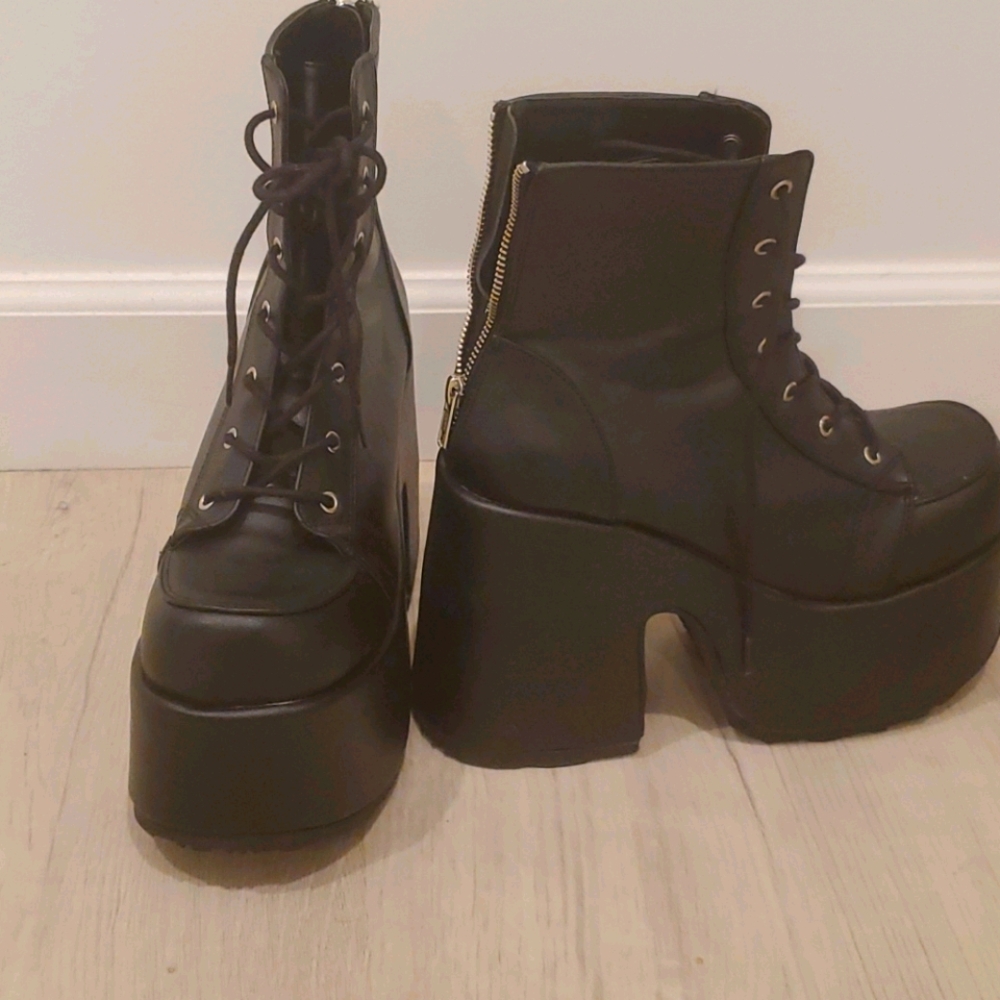 Platform boots